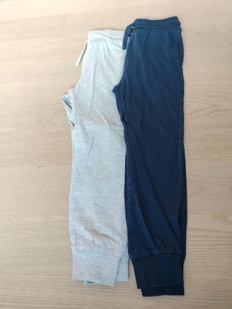 2x Trainerhose Grösse 134