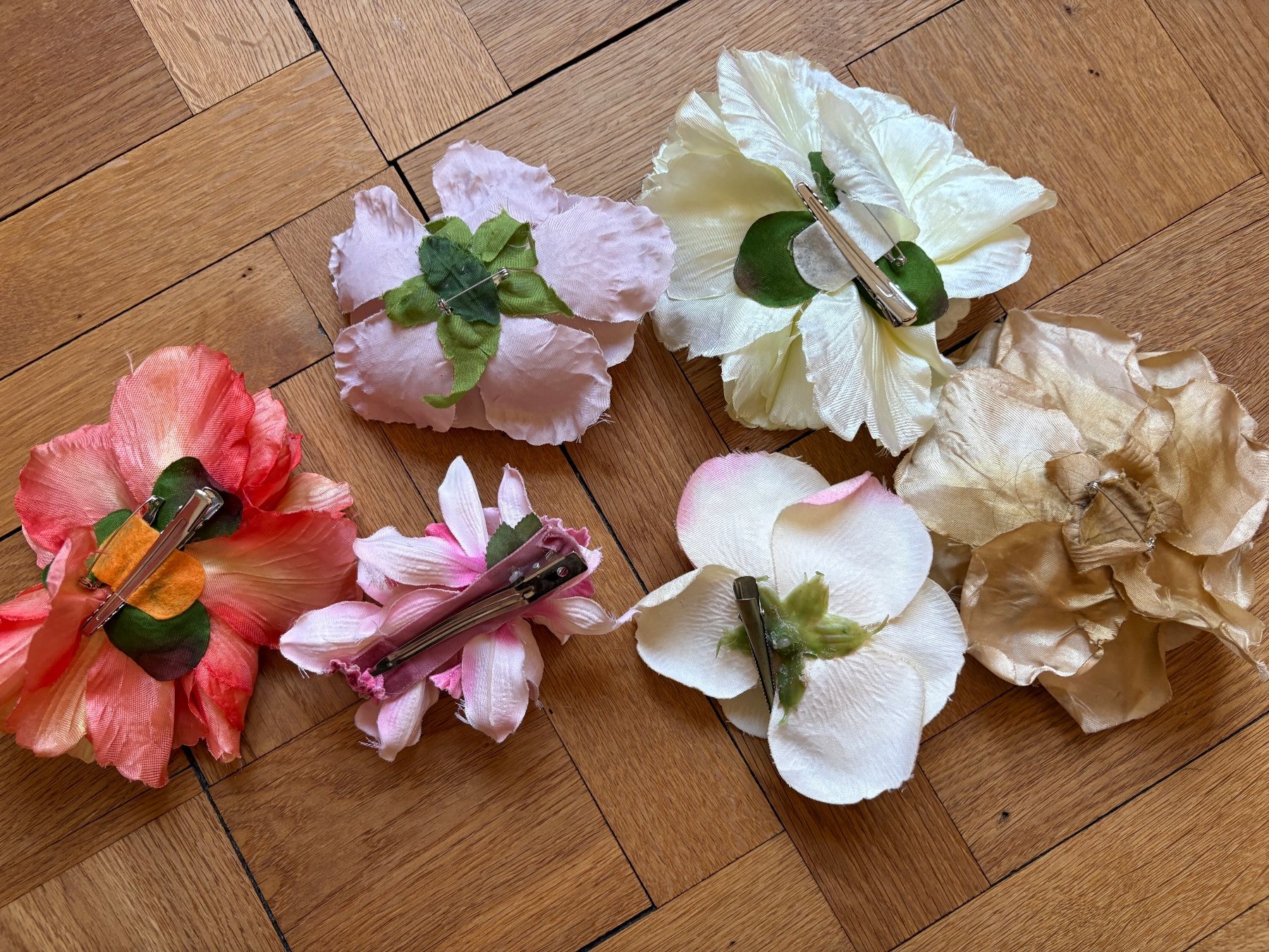 Haarschmuck: Blumen - Haarspangen & Broschen – Gebraucht aus Zürich von triangular 1