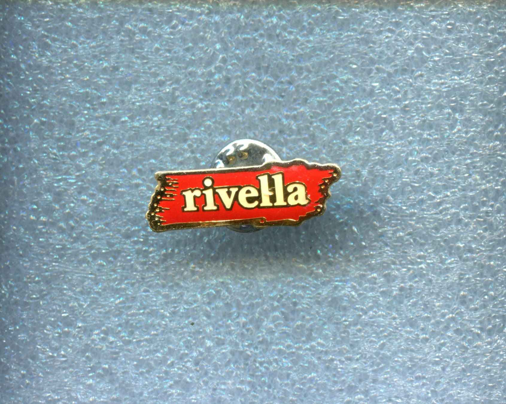 Placchette & Badge: rivella  ROT – Usato da Winterthur venduto da Sammleroase