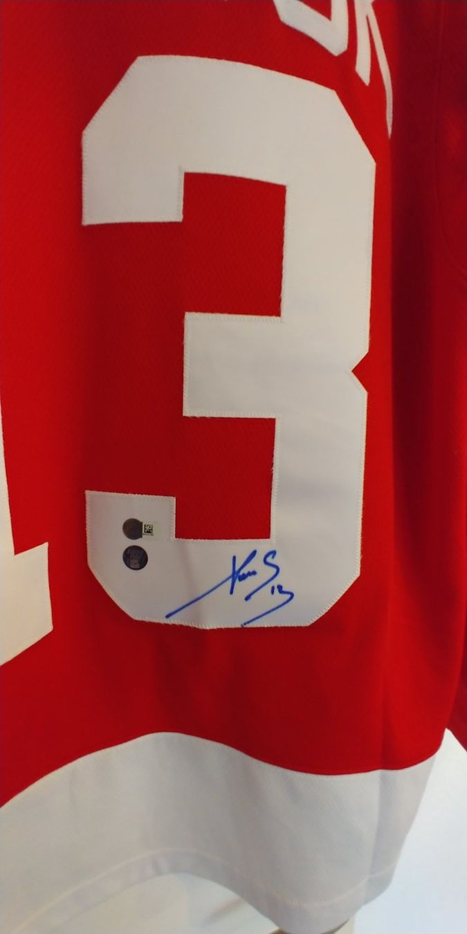 Canottiere & Pantaloni: Maillot de hockey signé Datsyuk – Usato da Orvin venduto da Bellsbass 2