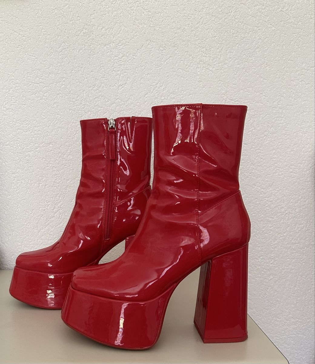 Bershka Scarpe da donna: Bottes vernies rouges à plateforme - Taille 37 – Usato da Ardon venduto da cam_f86l 1