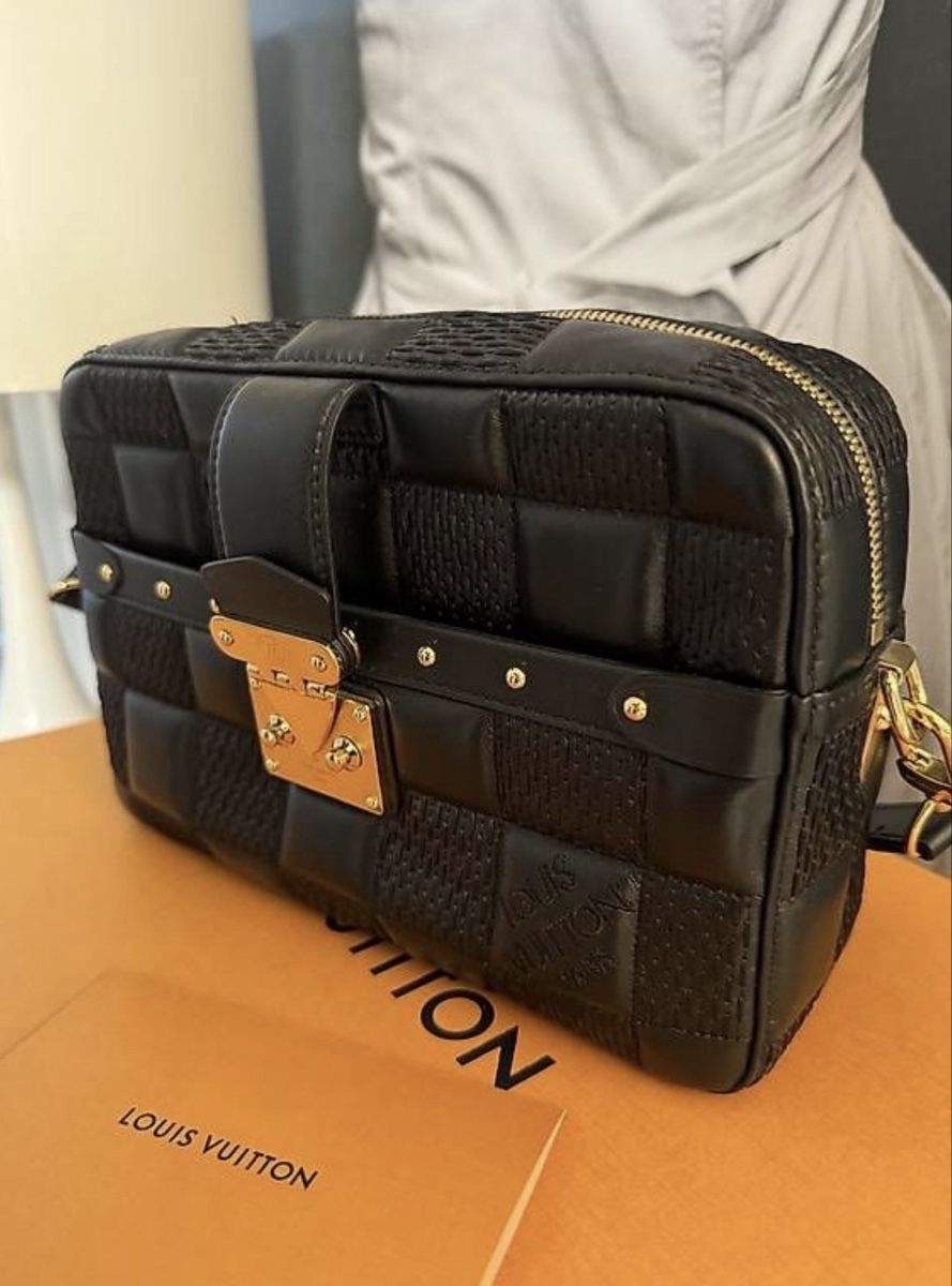 Louis Vuitton Borse da donna: NEUE Louis Vuitton Troca MM schwarz – Nuovo (secondo la descrizione) da Männedorf venduto da Jessiey 1