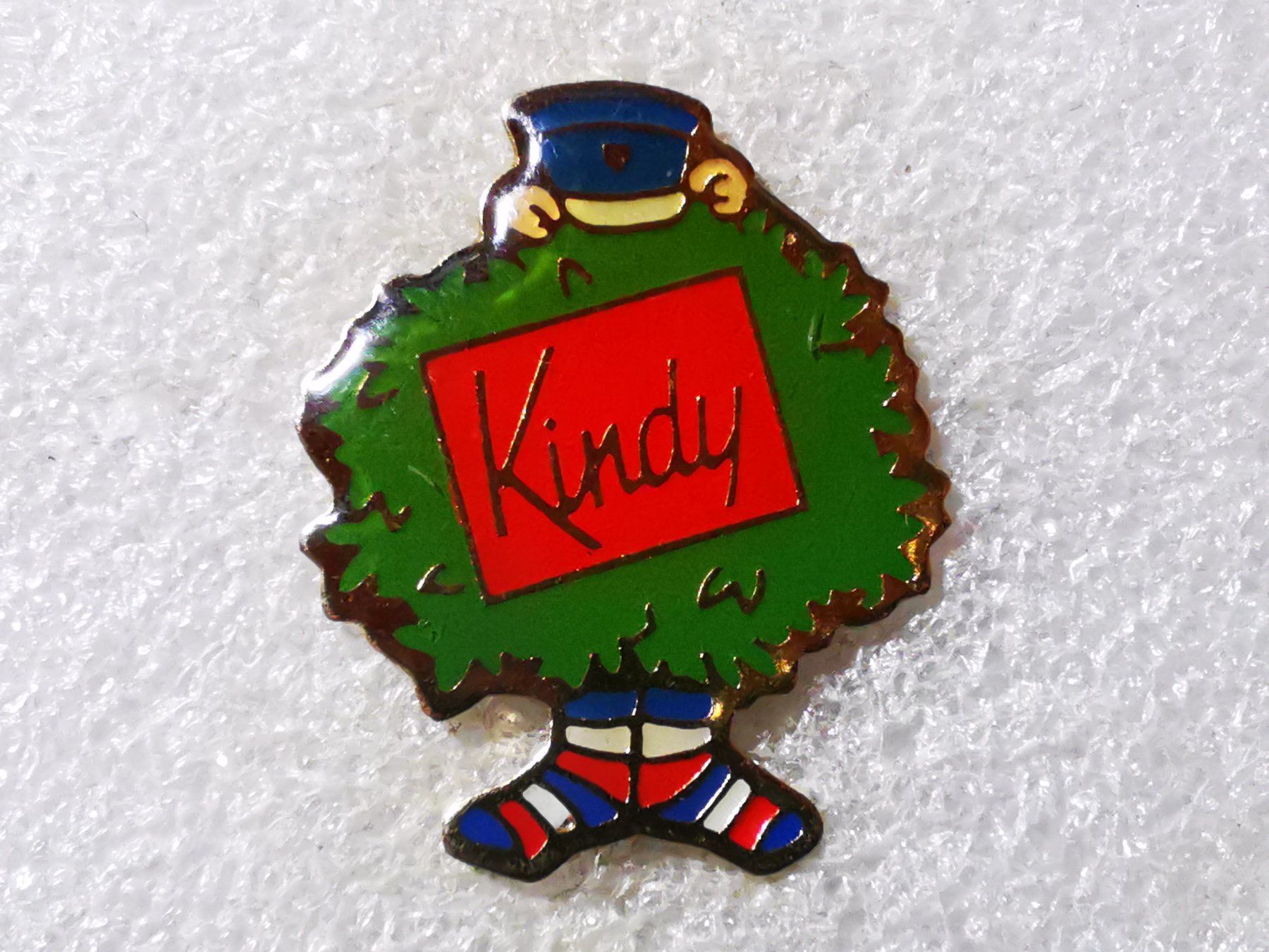 Placchette & Badge: Ansteckpin 17: Kindy – Usato da Oppligen venduto da Pin-Fall-Shop