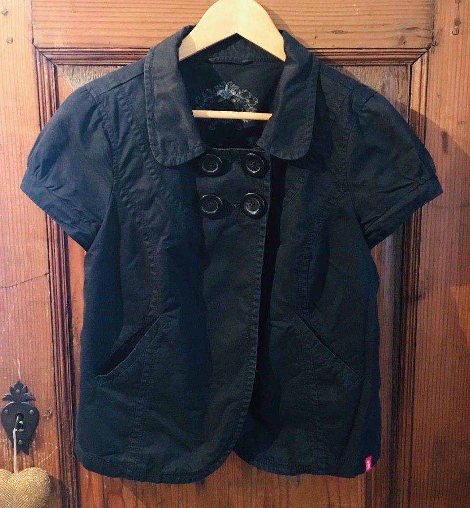 Blusen: cute black blouse/top – Gebraucht aus Luzern von cedrineeeez