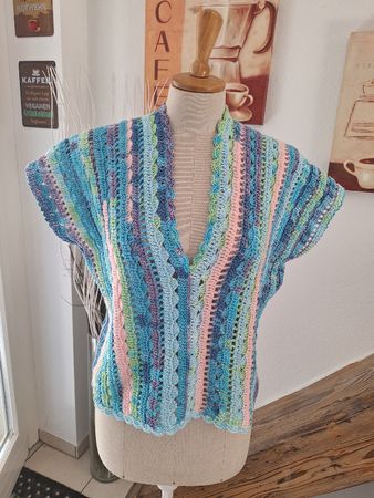 Damen Pullunder Grösse M/ L bunte Streifen gehäkelt