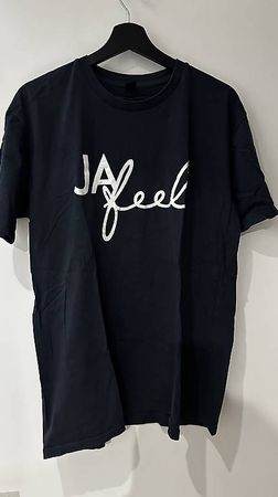 T-Shirt L