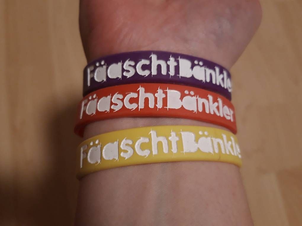Bracelets: Fäaschtbänkler Armbänder – D'occasion à Oberuzwil par mic_7ppv