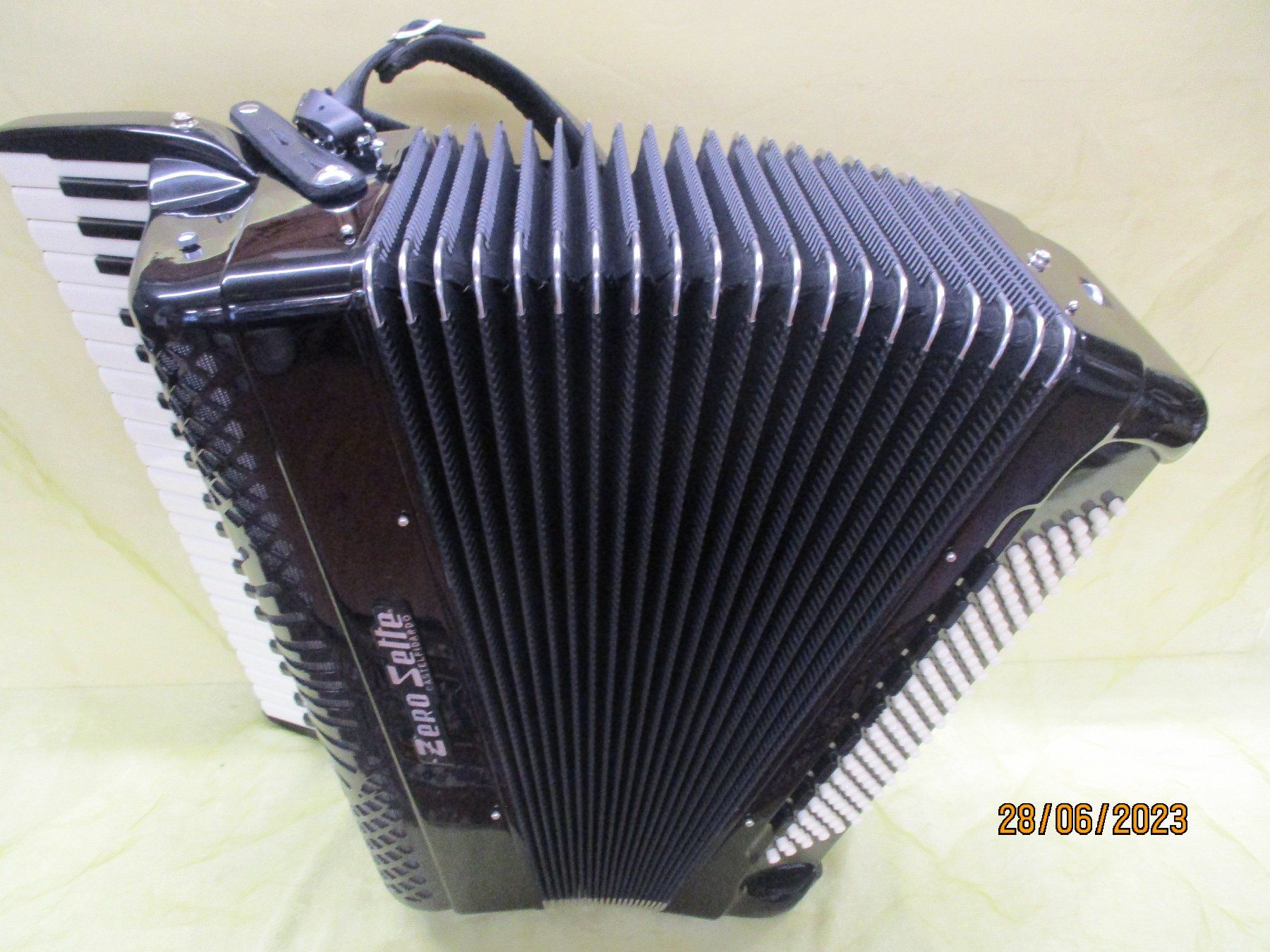 Strumenti musicali: Akkordeon Zero Sete IV – Usato da Jegenstorf venduto da Oktavio 4