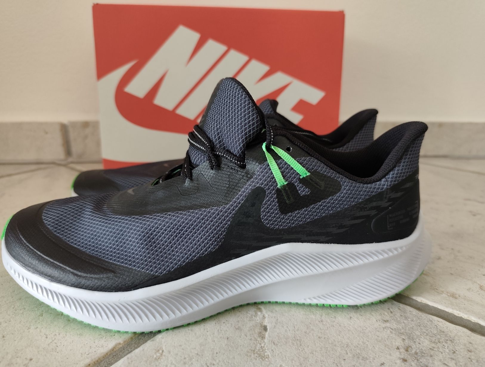 Nike Scarpe da uomo: Nike Laufschuhe, Grösse 45, US11 – Usato da Chur venduto da Rodanisa