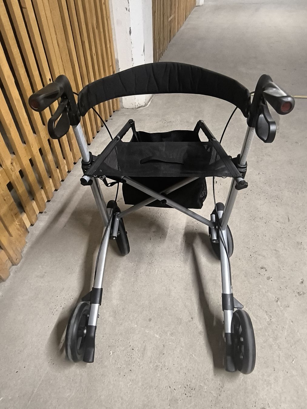 Gehhilfen: Rollator Vital Plus 62 – Gebraucht aus Allschwil von BezoBezo 1