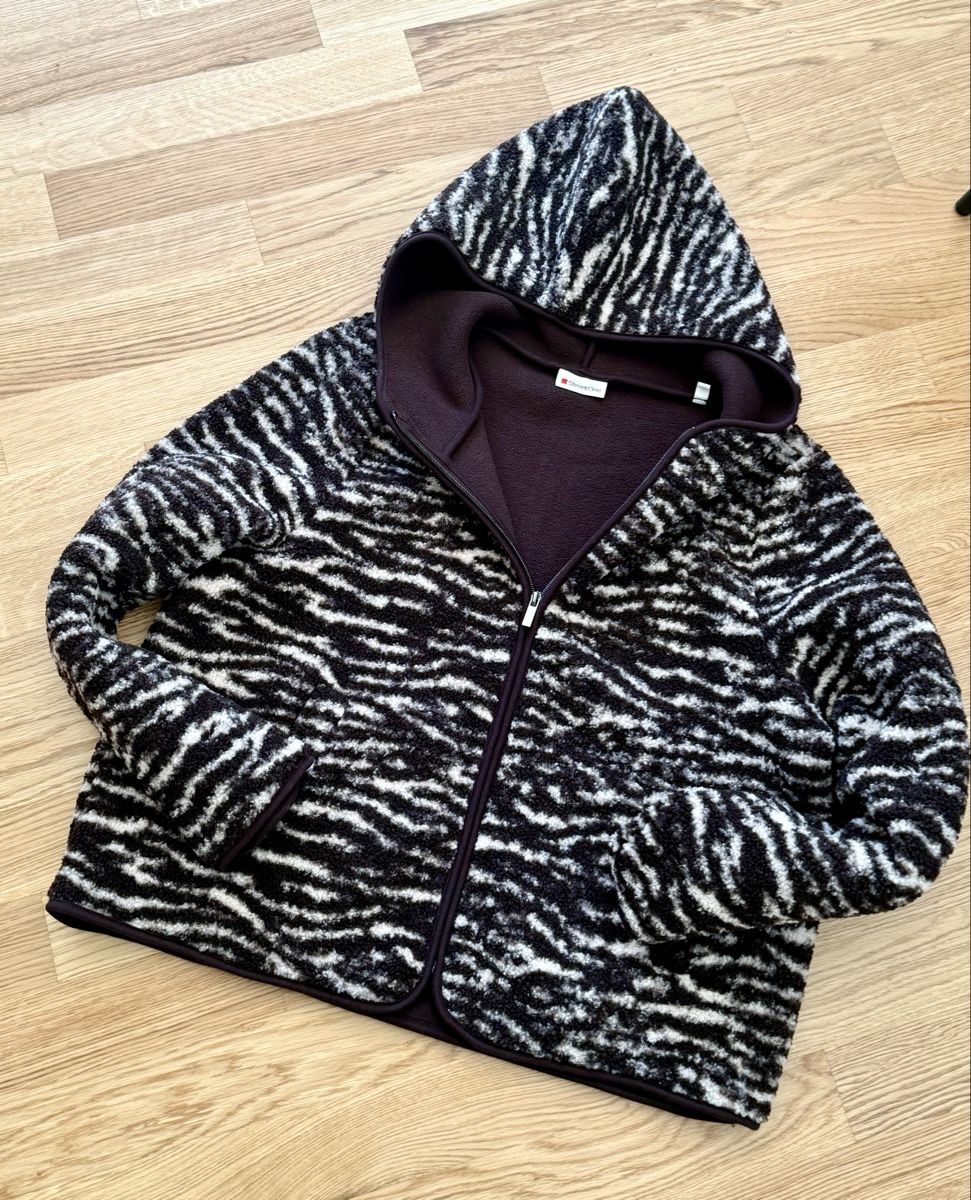 Giacche: Flauschige Jacke/Kapuze, Gr.  40 – Nuovo (secondo la descrizione) da Winterthur venduto da BB1974