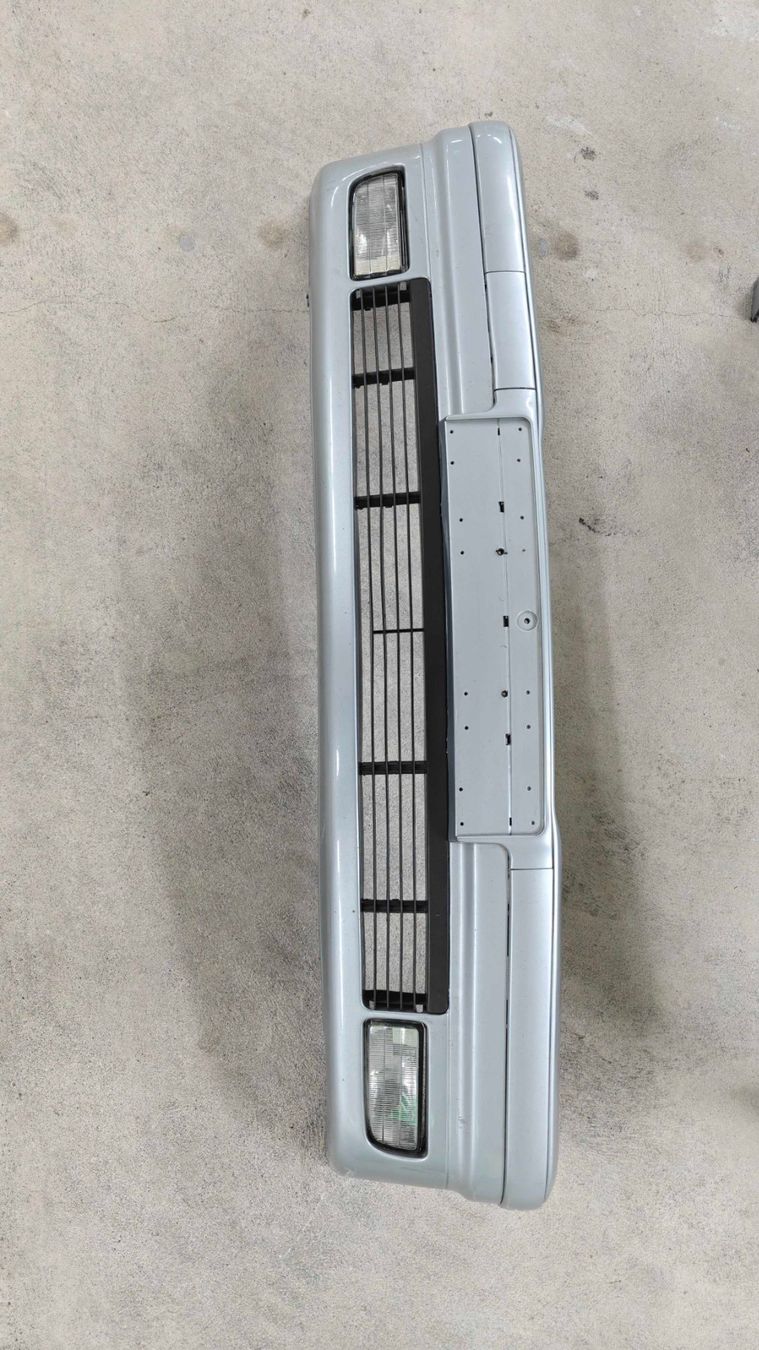 Toutes les pièces auto: BMW E36 Vorfacelift Stoßstangen Front + Heck Original BMW – D'occasion à Hittnau par prz_7lyw 2