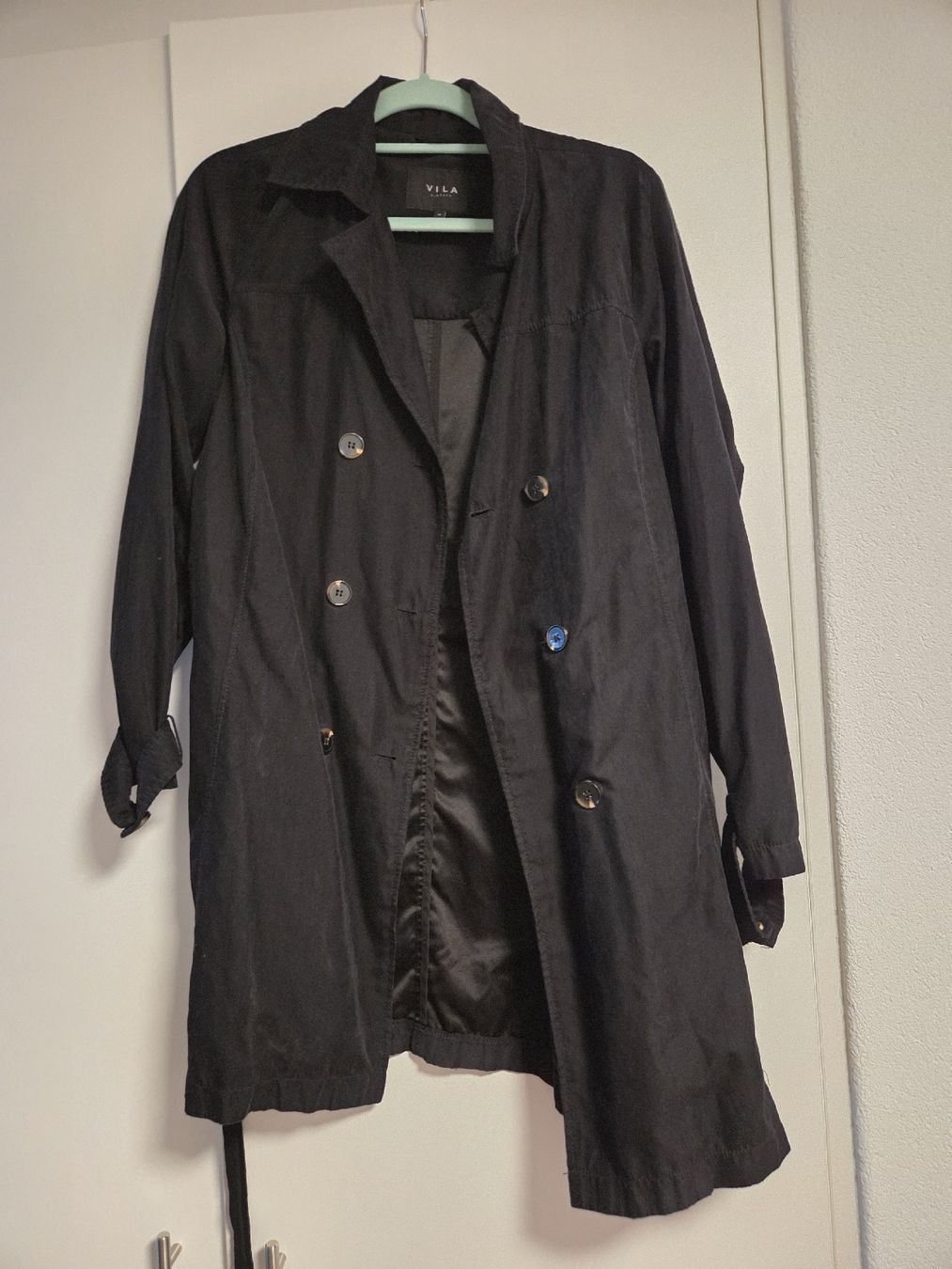 Vila Mäntel: VILA Damen Mantel Schwarz Grösse M  – Gebraucht aus Bellach von mela_lela