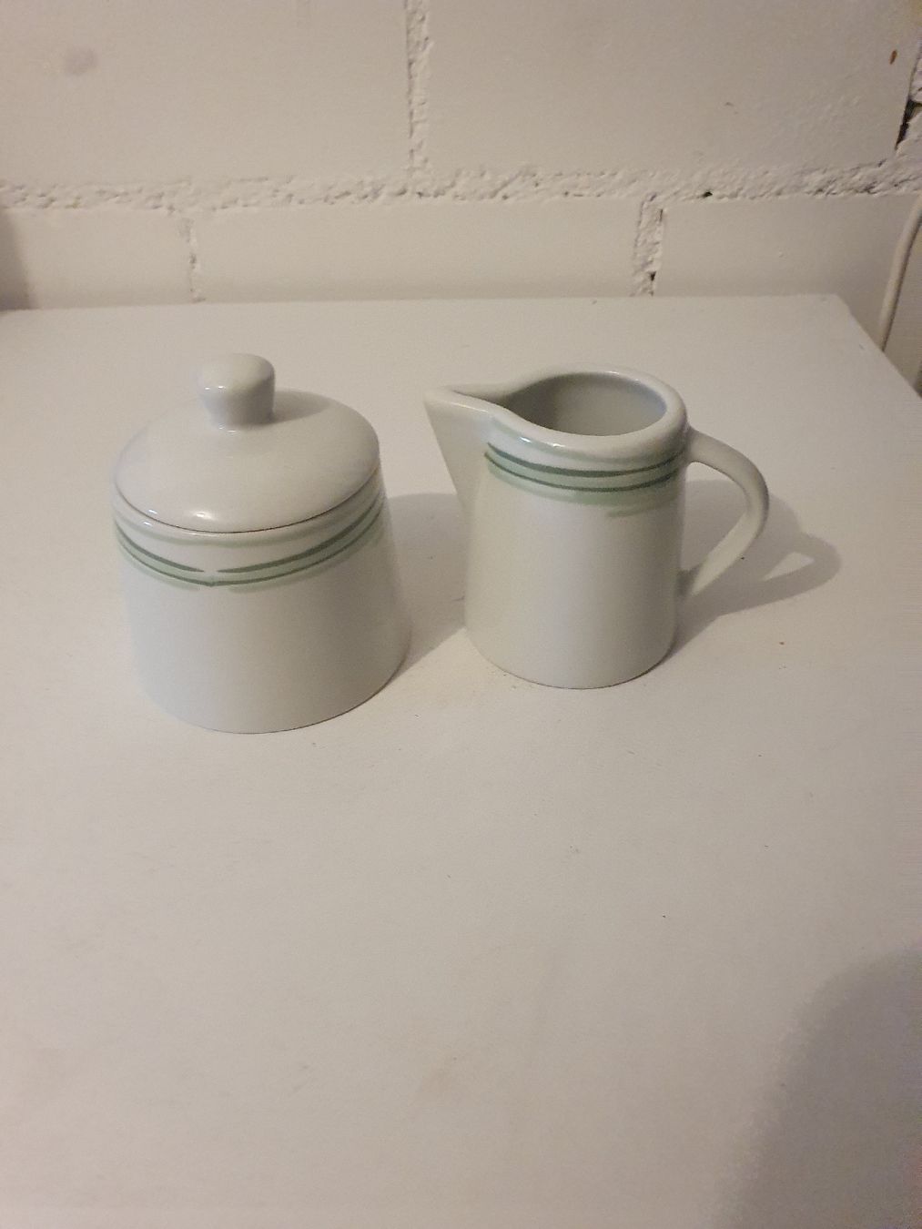 Set di piatti: 8 x KAFFEETASSEN MIT UNTERTELLER – Usato da Uster venduto da chetere 1