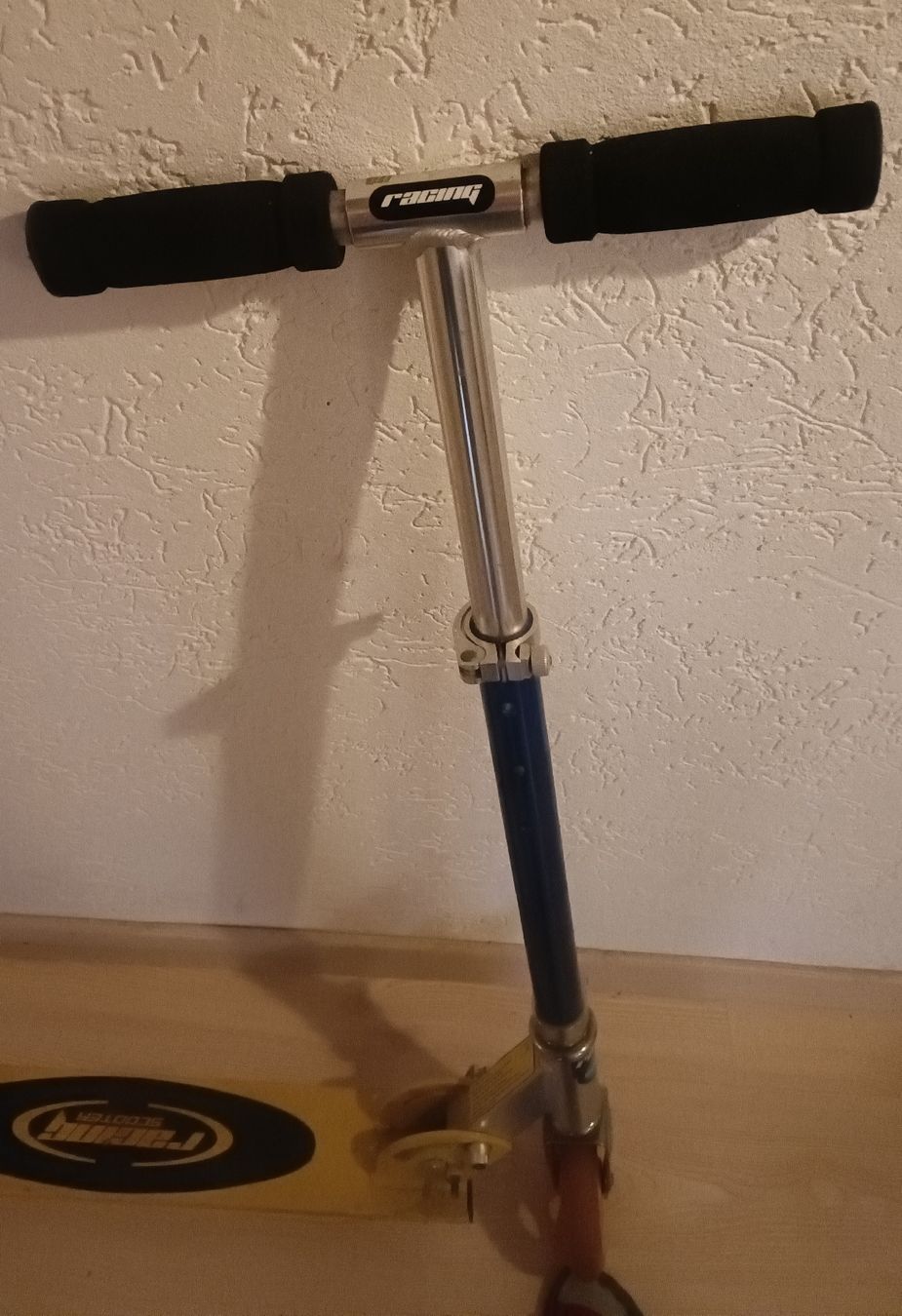 Véhicules pour enfants: Trottinette  – D'occasion à Glovelier par rus_jk5v 2
