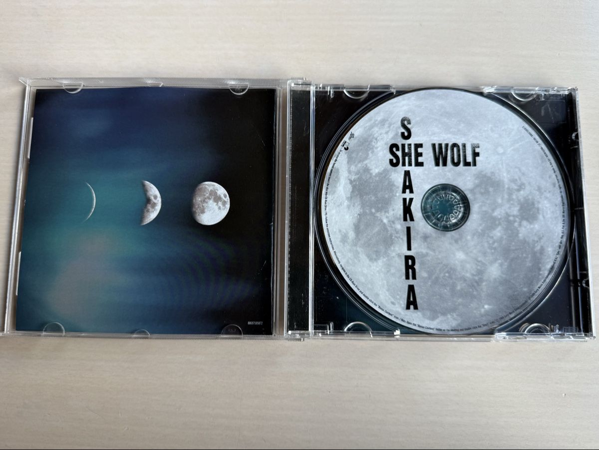 CDs: Shakira - She Wolf CD – Gebraucht aus Oberried Brienz von Chyara 2