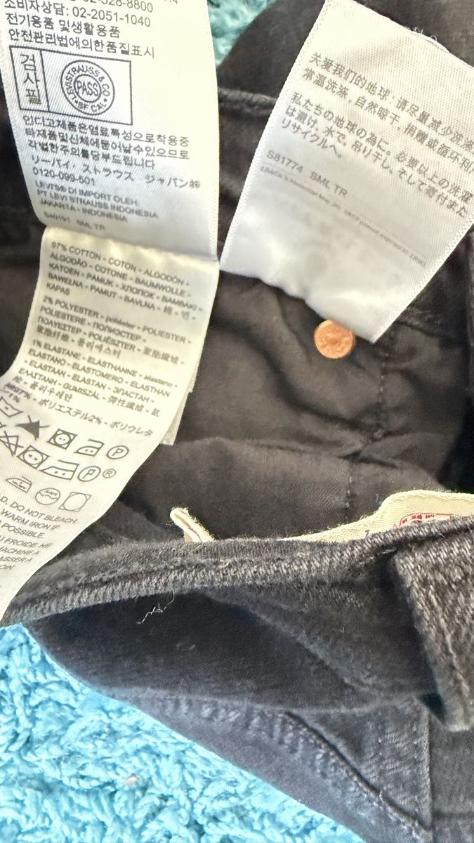 Levi's Jeans: Levi's Premium Jeans W25 L29  – Nuovo (secondo la descrizione) da Kloten venduto da liu_65tx 3