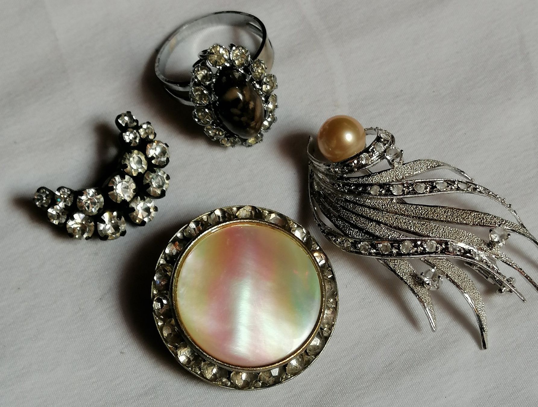 Spille & Fermagli: Modeschmuck 3 Broschen /1 Ring mit Stein – Usato da Oberriet SG venduto da Atir47 4