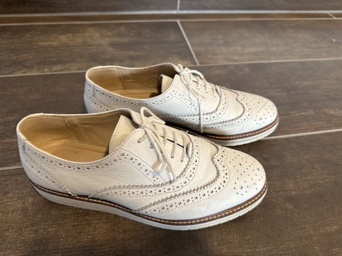 Scarpe da donna: Chaussures derby blanches t. 39 – Usato da Treyvaux venduto da MLRL
