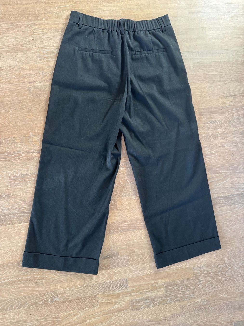 Zara Pantaloni: Pantalon large noir Zara taille L – Usato da Rossemaison venduto da Carduelis 2