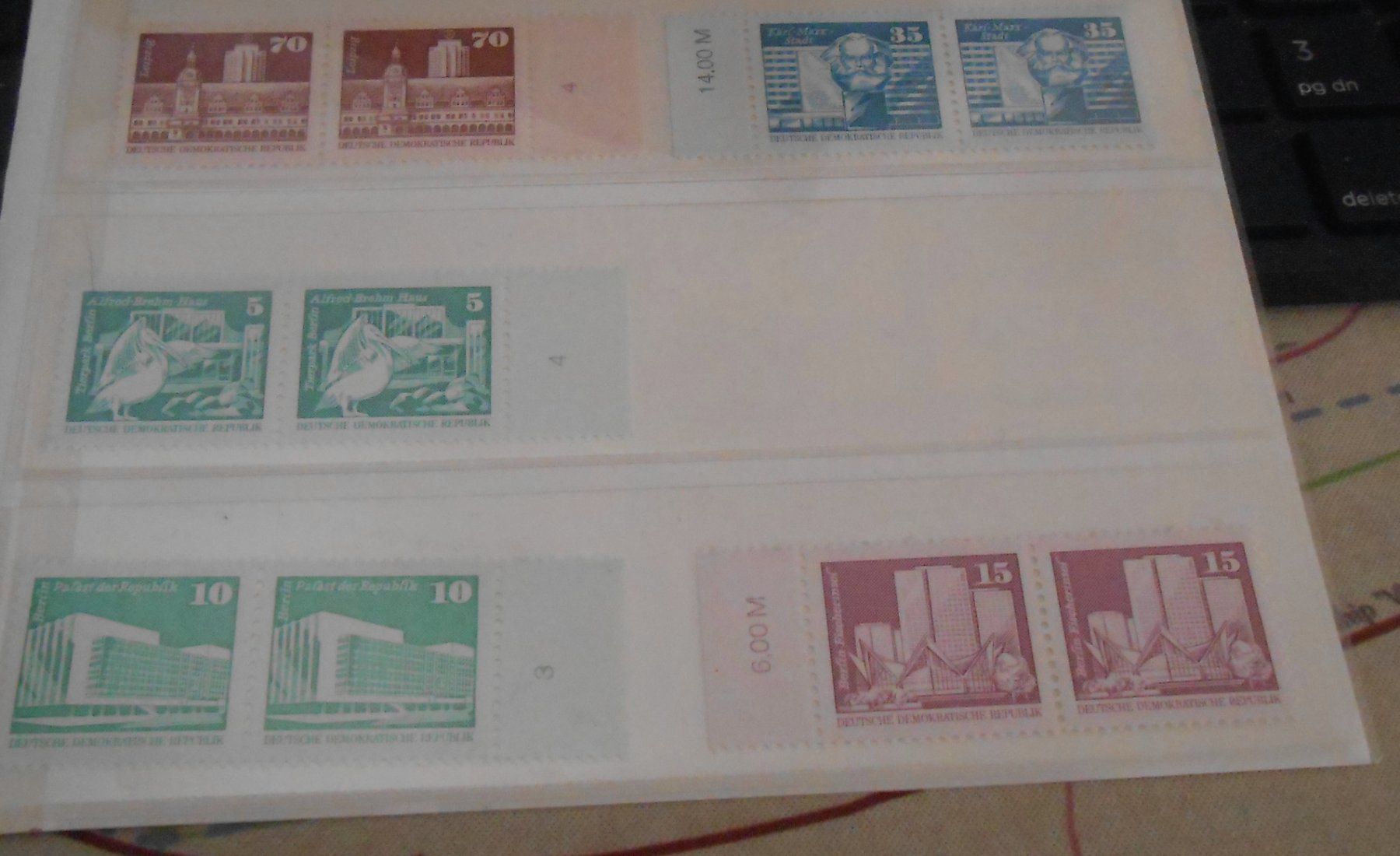 Alle Briefmarken: Briefmarken Set DDR Bauwerke  8 Stueck, postfrisch – Gebraucht aus Basel von Javer