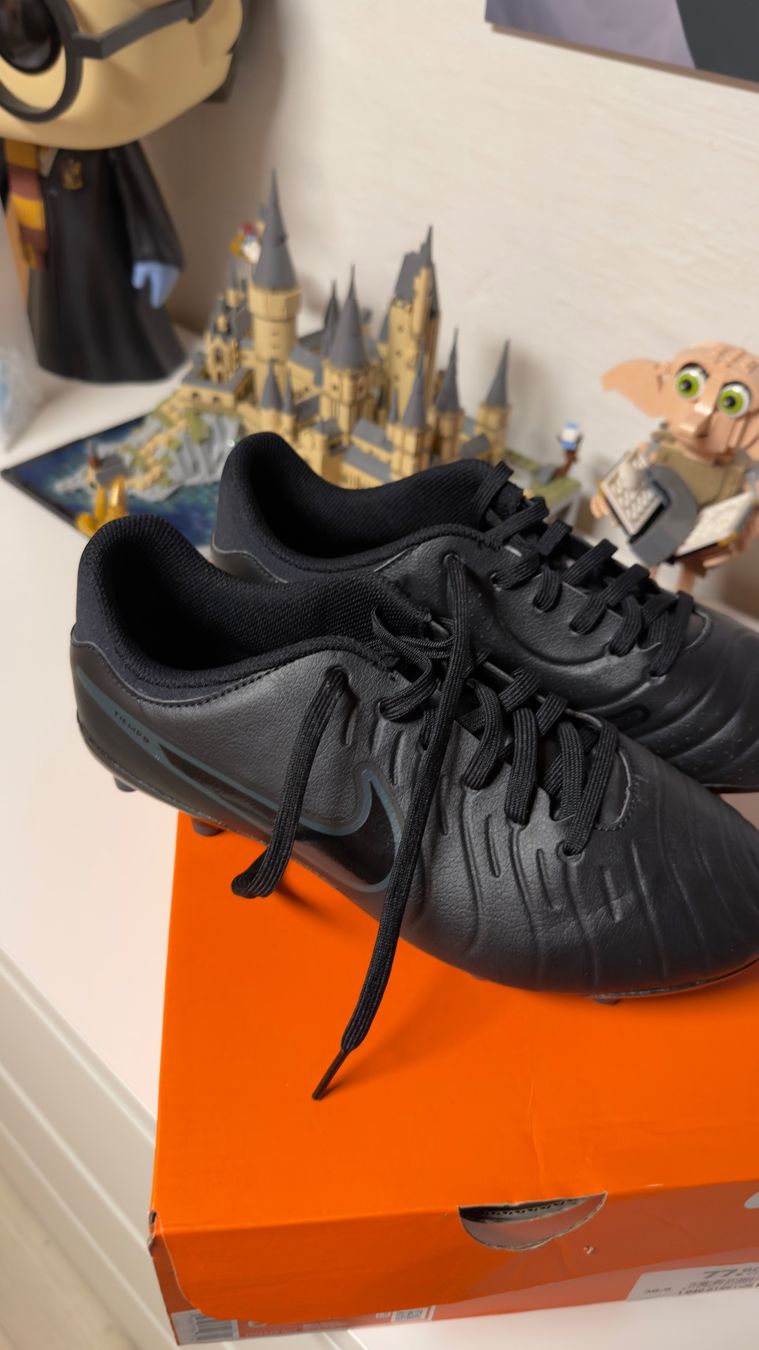 Scarpe da uomo: fussball schuhe – Usato da Uznach venduto da lar_p97w 1