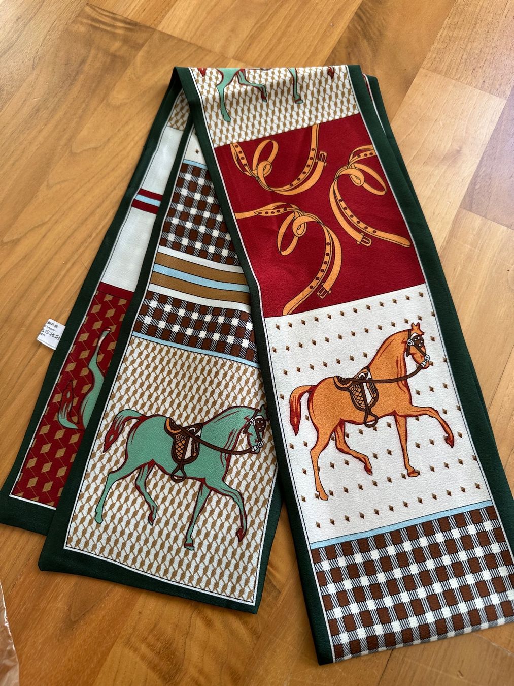 Foulard & Sciarpe: Lässiges Twilly – Nuovo e nell'imballaggio originale da Hittnau venduto da LuxAndMore