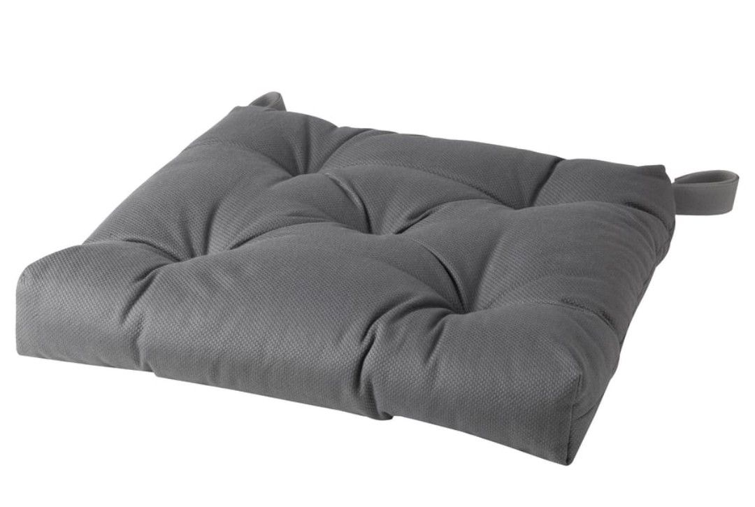 Ikea Set di tavolo e panche: IKEA Dining Set (1 Extendable table, 4 chairs, 4 pillows) – Usato da Yverdon-les-Bains venduto da len_9799 4
