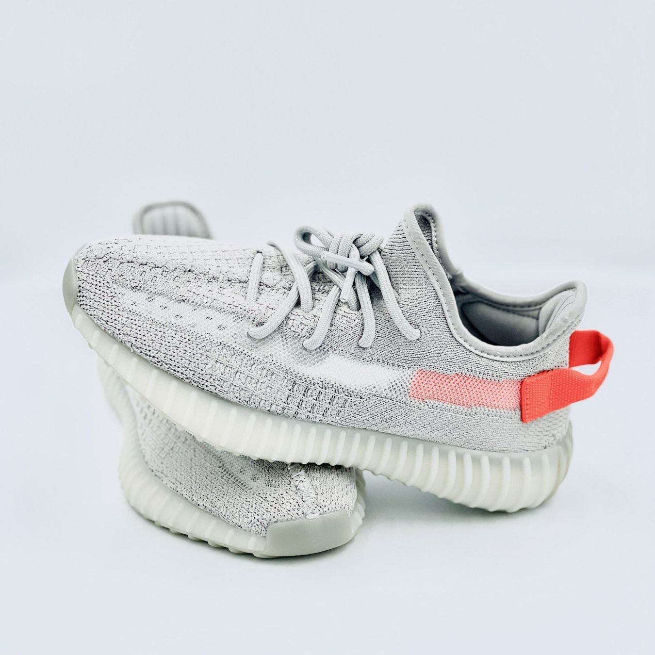 Adidas Damenschuhe: Adidas Yeezy 350 V2 Tail Light EU 38 – Neu und originalverpackt aus Erlinsbach von sasneakers 2