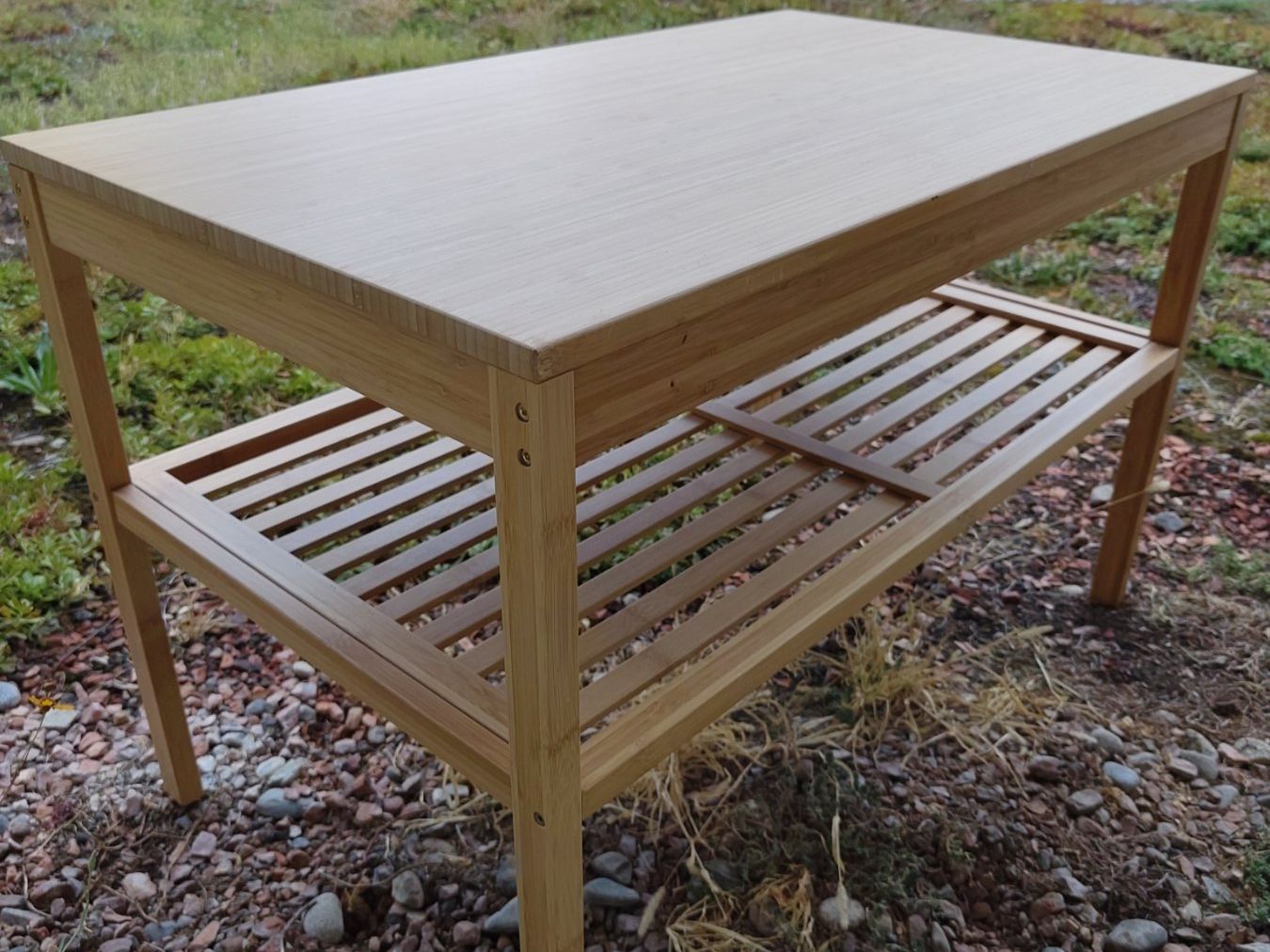 Ikea Tables: Table basse bambou avec étagère – D'occasion à Bern par agn_bw8y