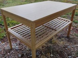 Table basse bambou avec étagère