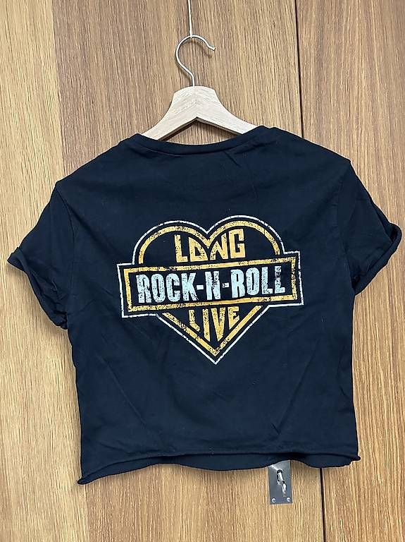 T-shirt: schwarzes T-Shirt mit Backprint – Usato da Gais venduto da T_iziana 1