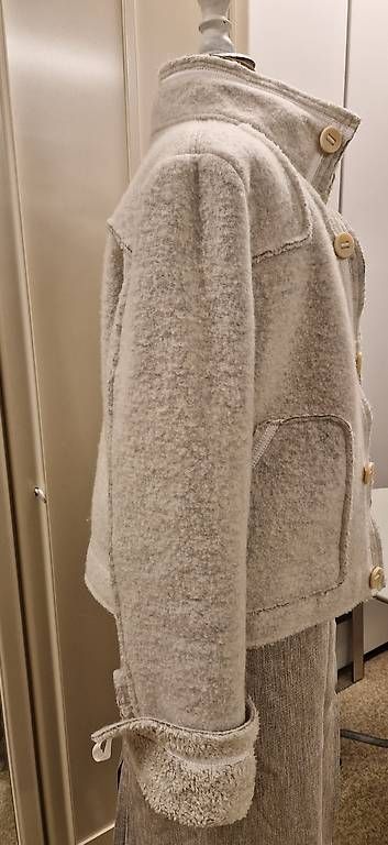 Giacche: NILE Sportswear Jacke beige – Usato da maienfeld venduto da flower1011 4