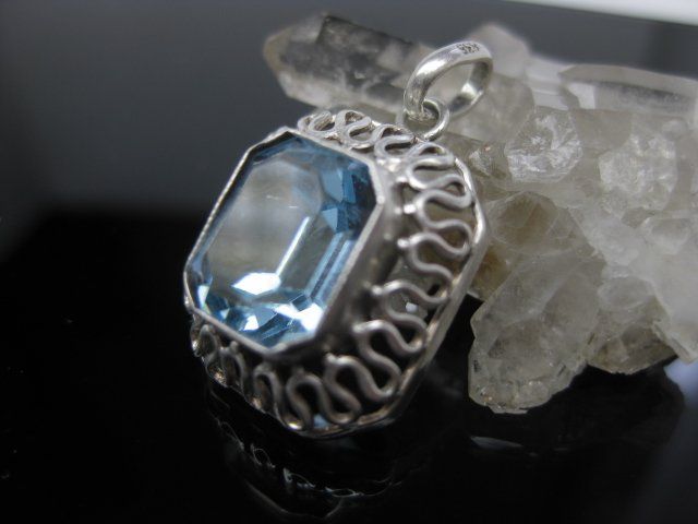 Ciondoli: Antik Anhänger Silber 835 filigran blauer Stein – Usato da Ermatingen venduto da Decovin 1