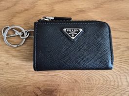 Portamonete Prada nero con portachiavi in pelle Saffiano