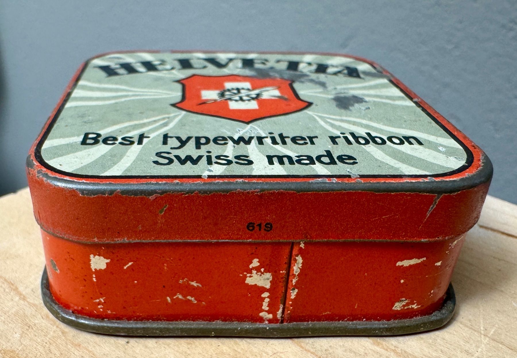 Barattoli: Antike Blechdose Farbband HELVETIA – Usato da Rothrist venduto da Luckywinner 1