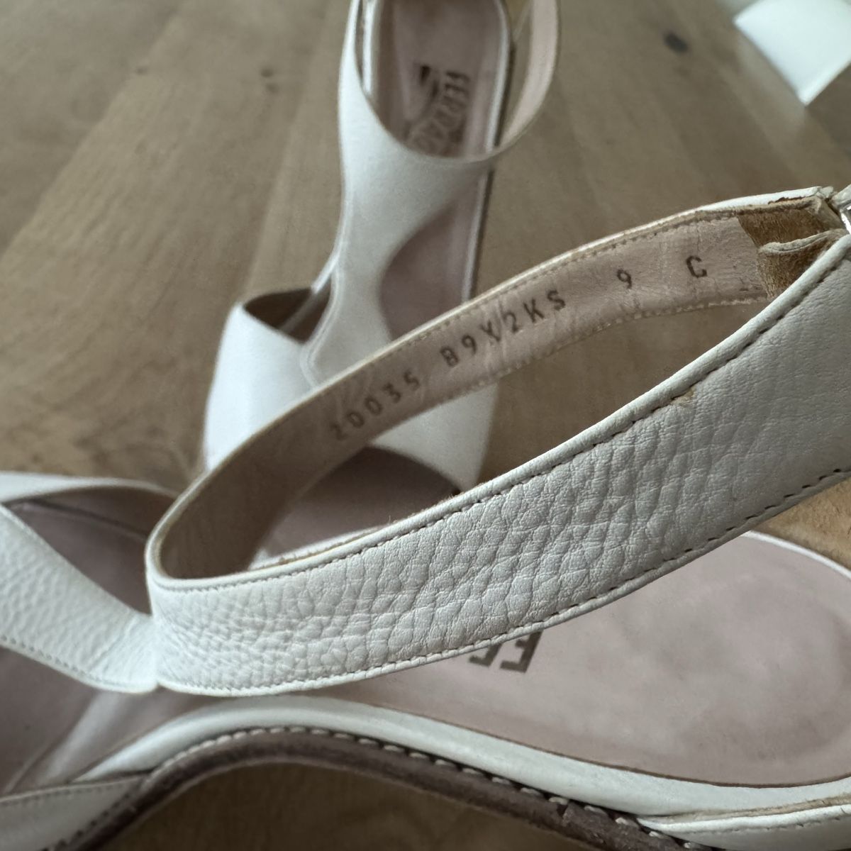 Damenschuhe: Ferragamo High Heels Gr 9/40 – Gebraucht aus Wohlen AG von zrhdus 5