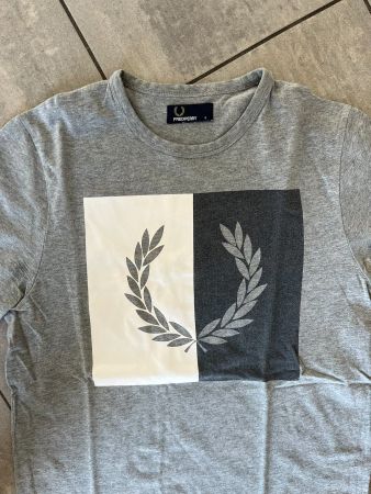 FRED PERRY T-Shirt Grau