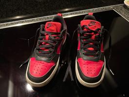 Schuhe NIKE Sneaker Court Low rouge/noir gr. 37.5