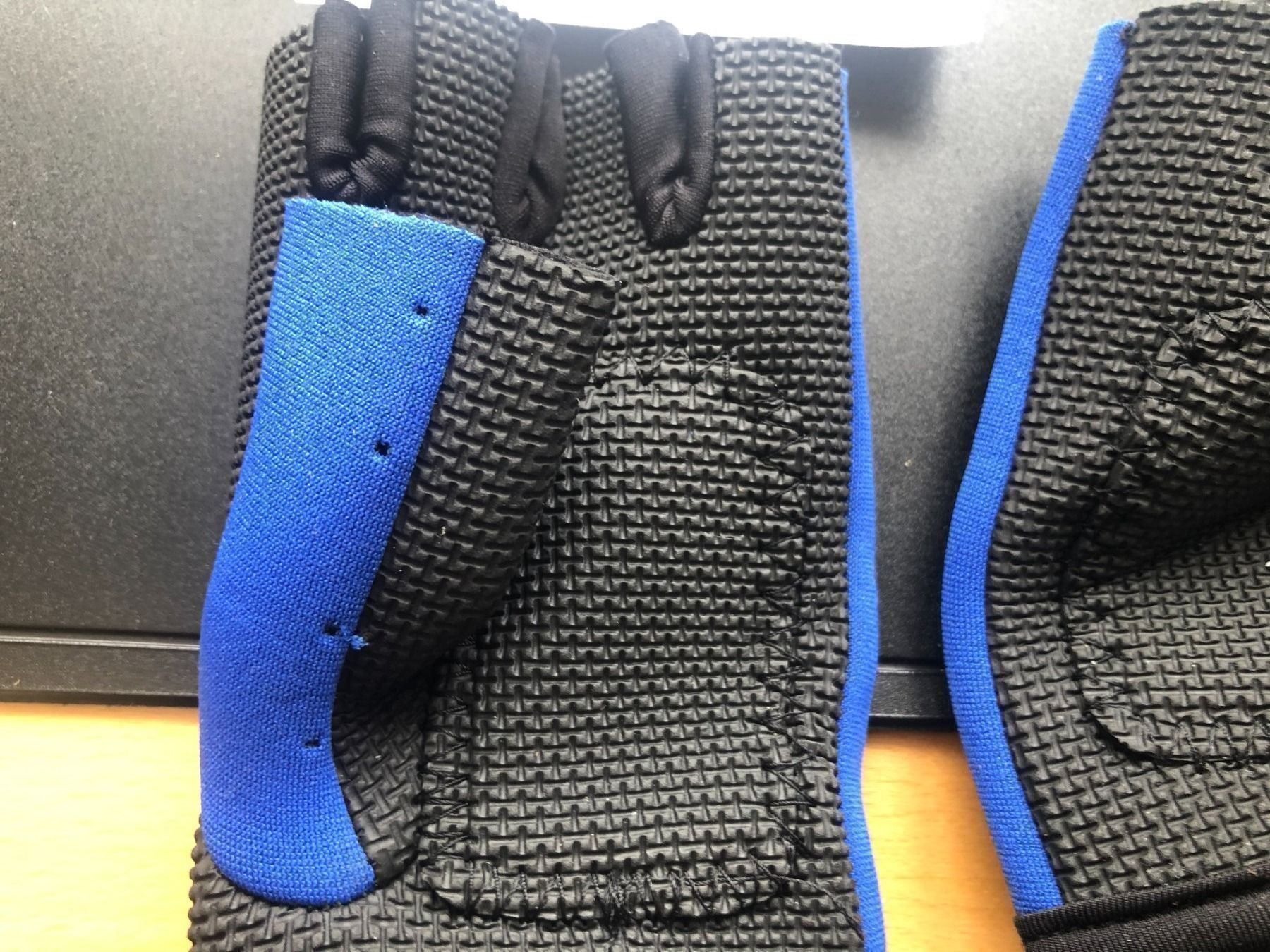 Guanti & manicotti: Trainingshandschuhe Trainings-Handschuhe – Nuovo e nell'imballaggio originale da Speicherschwendi venduto da Supersport 3