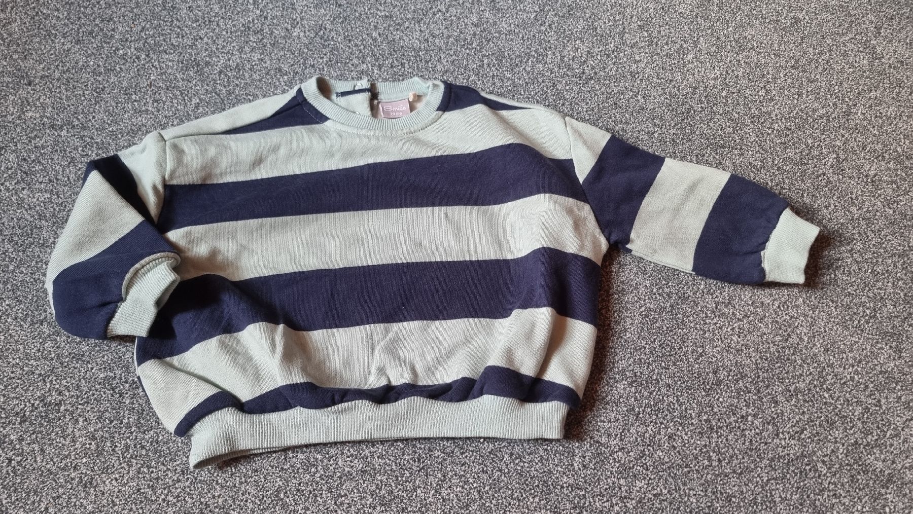 Pulls et sweat-shirts: Pull rayé bleu 74 80 – D'occasion à Les Breuleux par Mily1991
