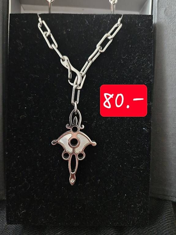 Autres bijoux: Bijoux en acier moderne  – D'occasion à Romanel-s-Lausanne par lor_dvf8