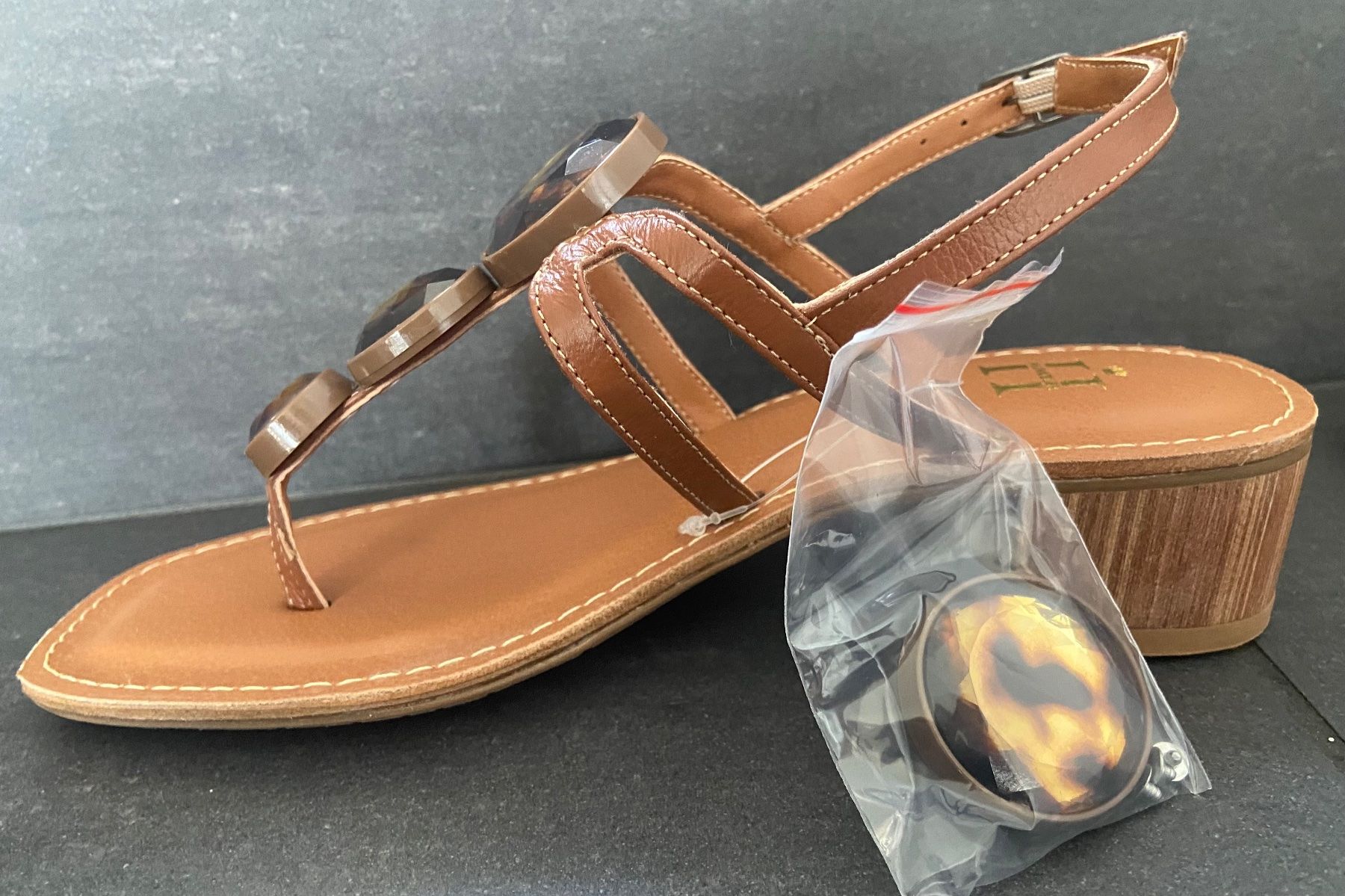 Scarpe da donna: Neue Sandalen Gr. 37 – Nuovo e nell'imballaggio originale da Ebersecken venduto da man_8rw8 2