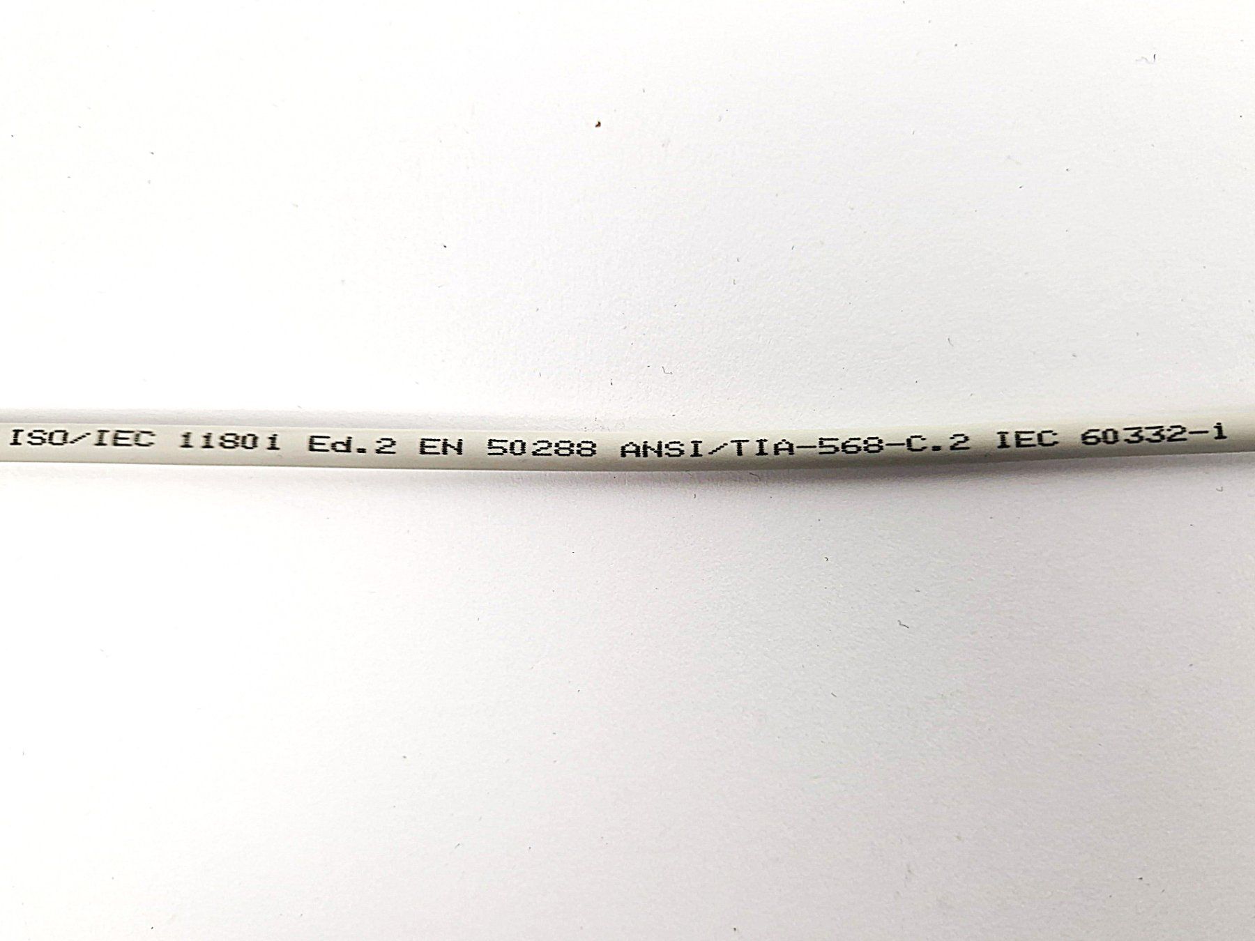 Cavi: 2 Stück Cat.5E Ethernet Kabel 5m und 3m – Usato da Basel venduto da Restwert_Basel 2