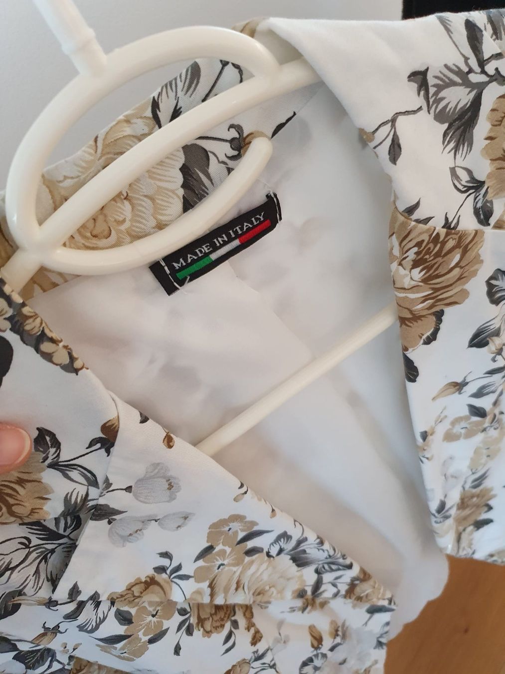 Giacche: Wunderschöner Blazer mit Blumenmuster, Gr. 34 – Usato da Pfyn venduto da ka.we 3