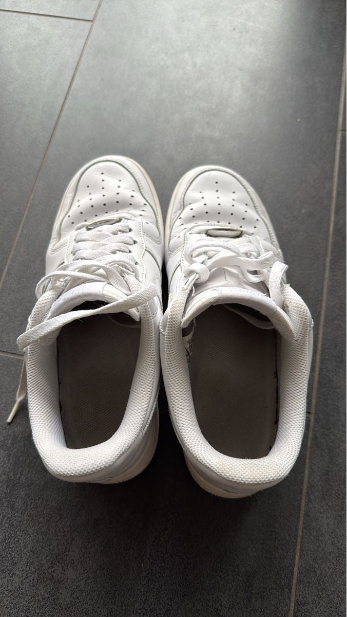 Nike Chaussures hommes: Weisse Nike Air Force 1 – D'occasion à Bern par jea_g5c2