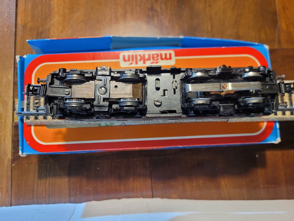 Märklin 3037 Locomotive électrique Verte DB BR 141, Analogique AC, état TB D'occasion