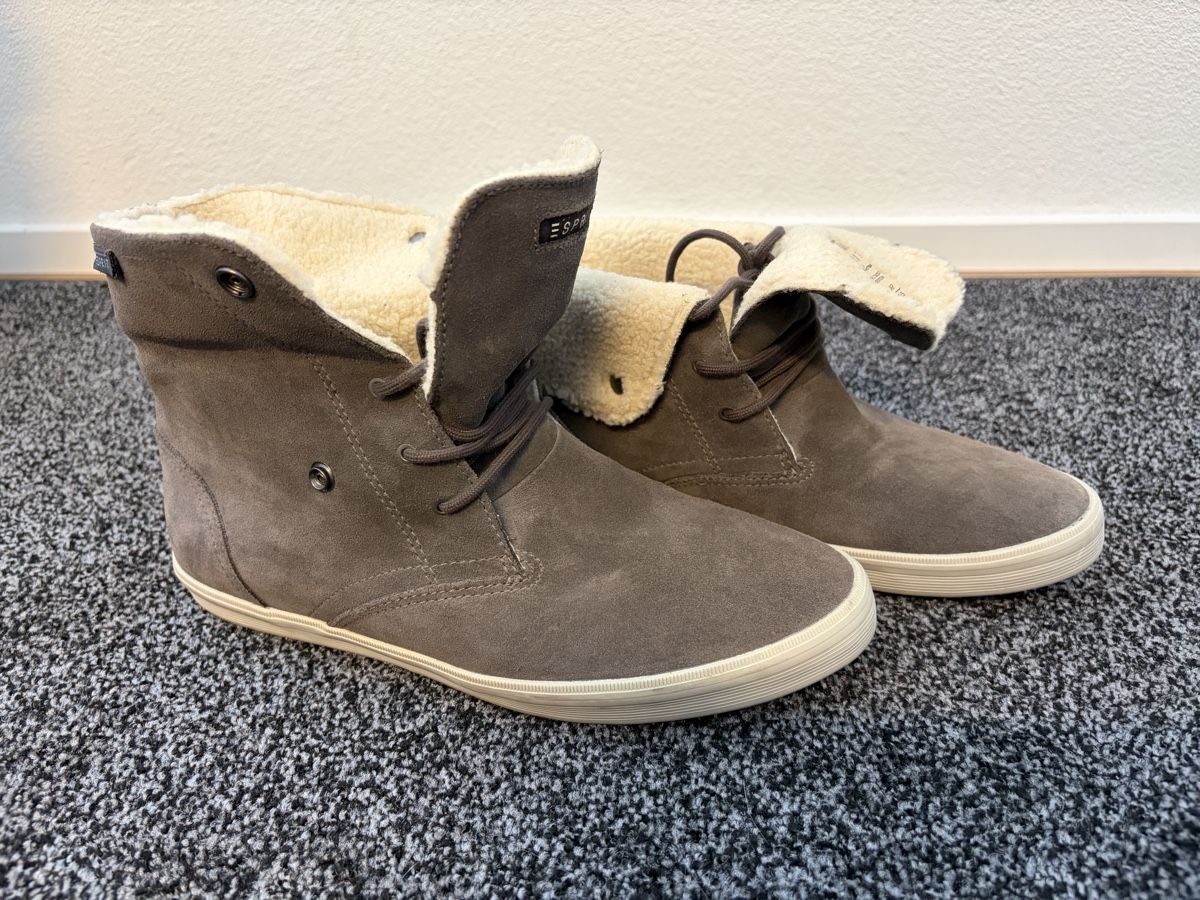 Esprit Scarpe da donna: Esprit Winterschuhe Gr. 41 – Usato da Schlierbach venduto da Sani-123