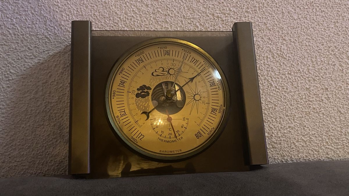 Autres appareils anciens: Barometer Thermometer Messinstrument braun gut erhalten – D'occasion à Zürich par Timi80 6