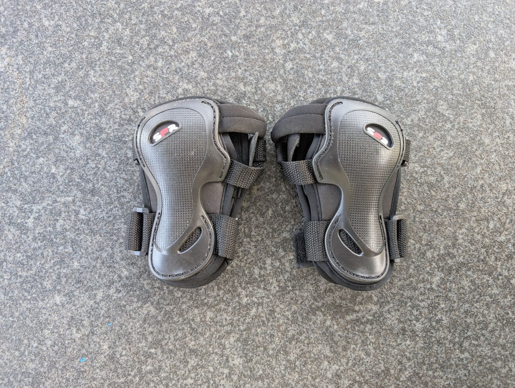 Schutz & Schoner: Handschoner – Gebraucht aus Bärschwil von sch_p7g7